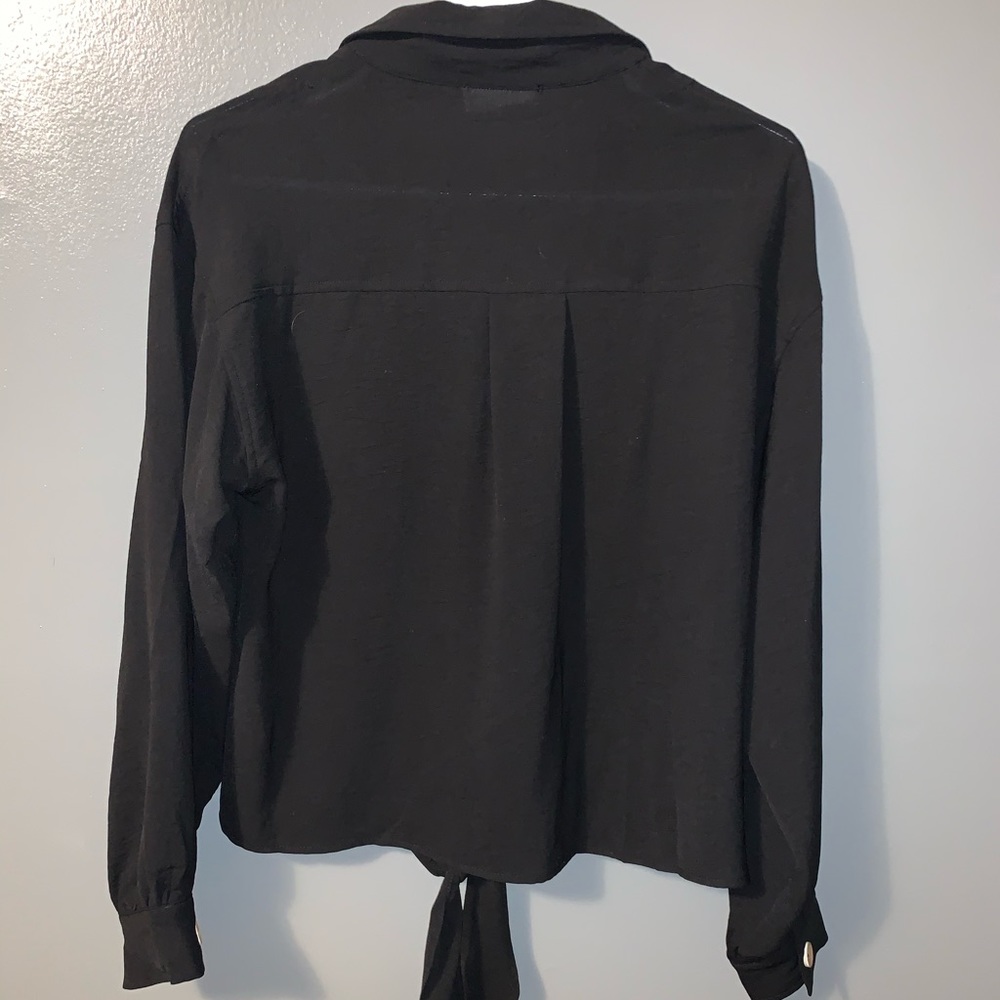 Entro Collared Button-Up Top - Picture 2 of 4